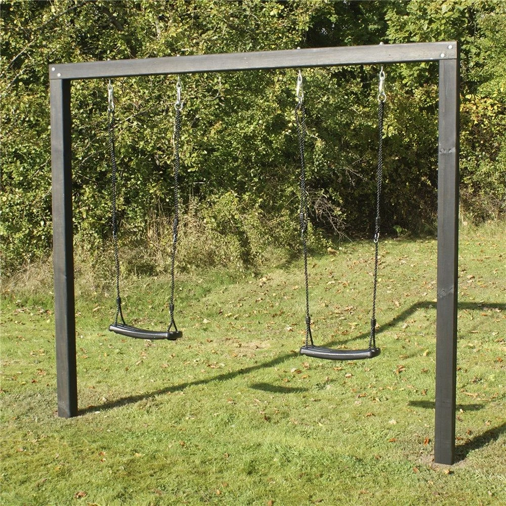 NORDIC PLAY Gyngestativ Alma Sort Grundmalet Inkl. 2 Sorte Gynger 2 NORDIC PLAY Gyngestativ Alma Sort Grundmalet Inkl. 2 Sorte Gynger - Billede 2