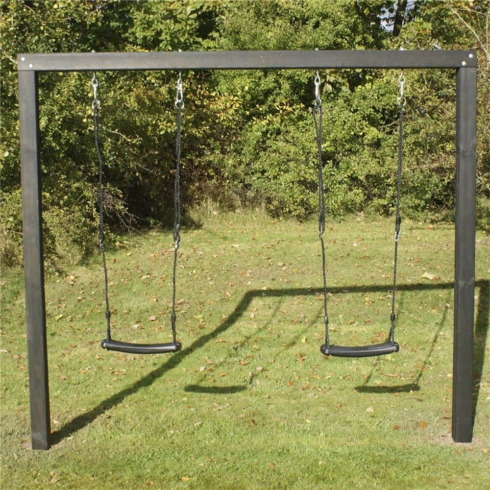 NORDIC PLAY Gyngestativ Alma Sort Grundmalet Inkl. 2 Sorte Gynger 6 NORDIC PLAY Gyngestativ Alma Sort Grundmalet Inkl. 2 Sorte Gynger - Billede 6