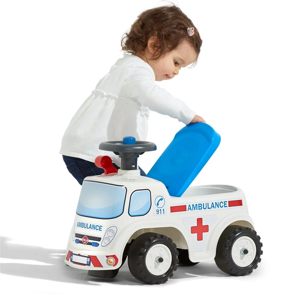 FALK Ambulance Ride-on Med Opbevaringsrum, Rat Og Horn 3 FALK Ambulance Ride-on Med Opbevaringsrum, Rat Og Horn - Billede 3